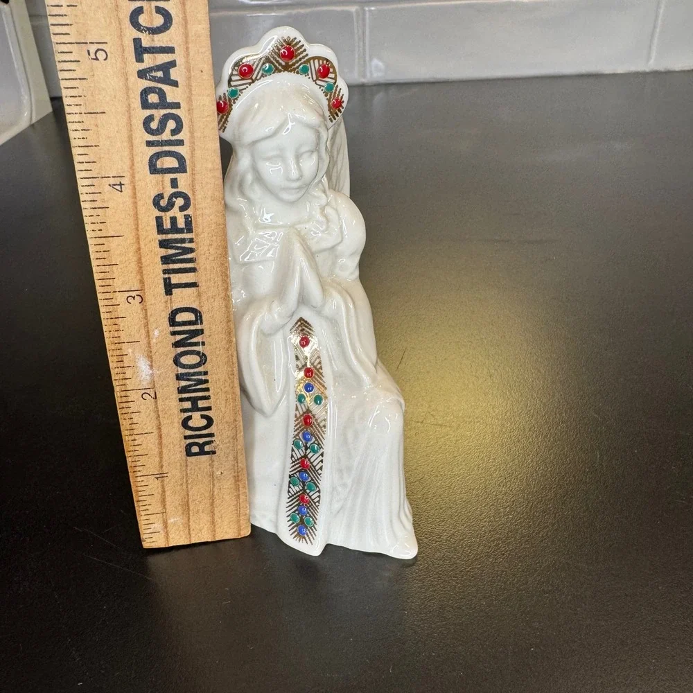 Lenox China Jewels Kneeling Angel Figurine Ivory Gold Jewel Accents 5in CJ Angel